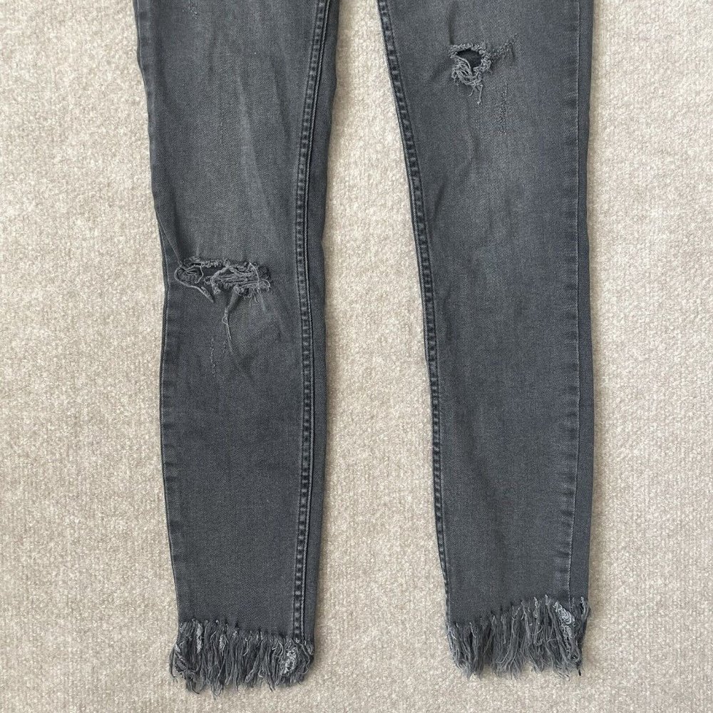 Free People Jeans Womens 24 Gray/Light Wash Black Distressed Stretch Fringe Hem - Picture 3 of 12